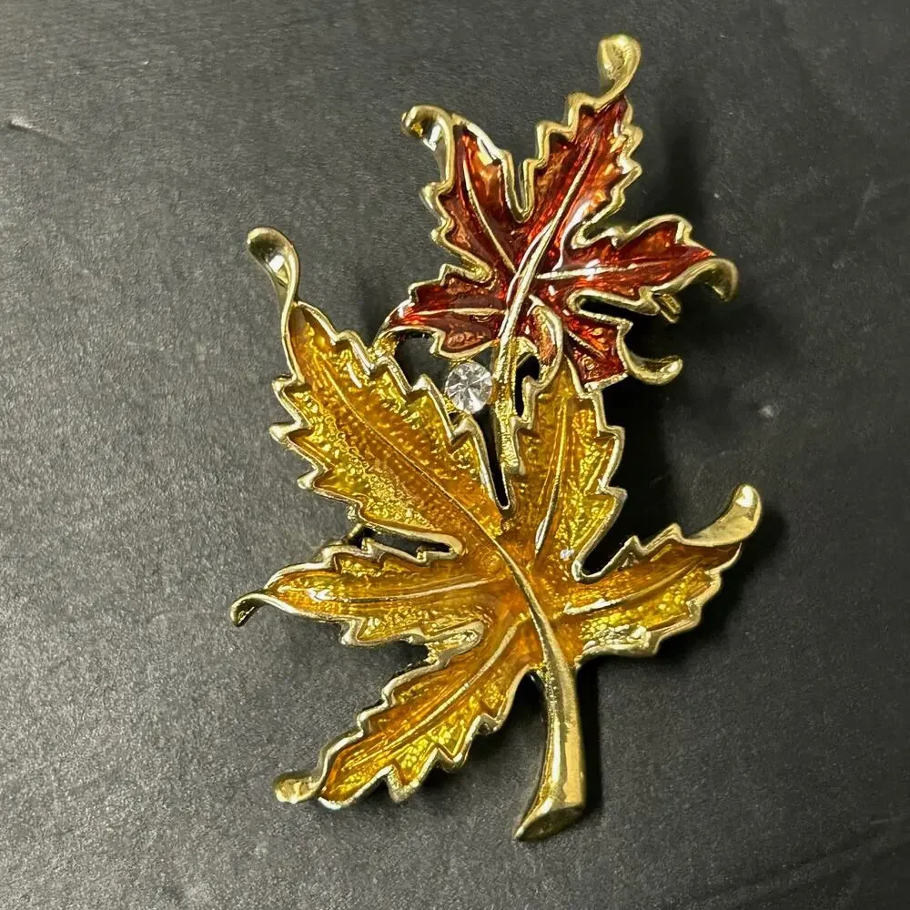 Vintage‎ Style Enameled Maple Leaf Brooch Autumn Colors Rhinestone Center